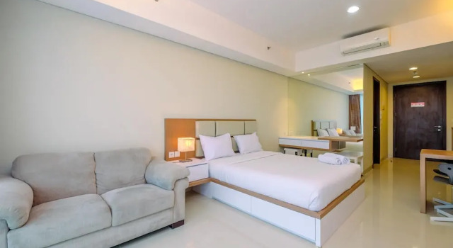 Cozy Living and Spacious Studio at 28th Floor Kemang Village Apartment By Travelio, Buchen Sie Ferienwohnung Apartments in Mampang, Ferienwohnung