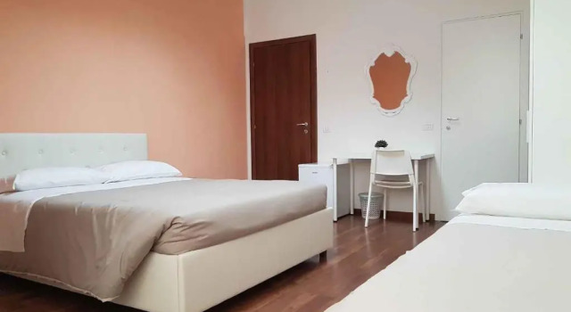 Трёхместный номер Standard Hotel Piramide