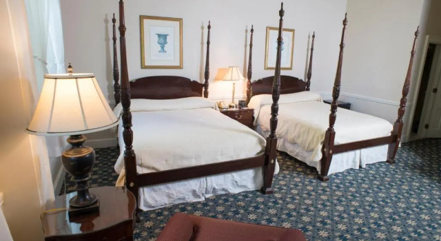 Четырёхместный номер Luxury Middlebury Inn