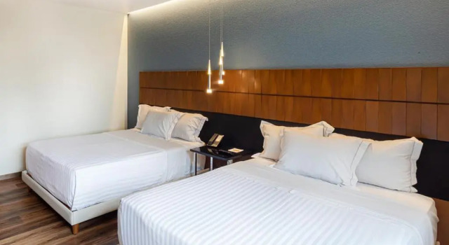 Четырёхместный номер Superior Hotel Real del Rio