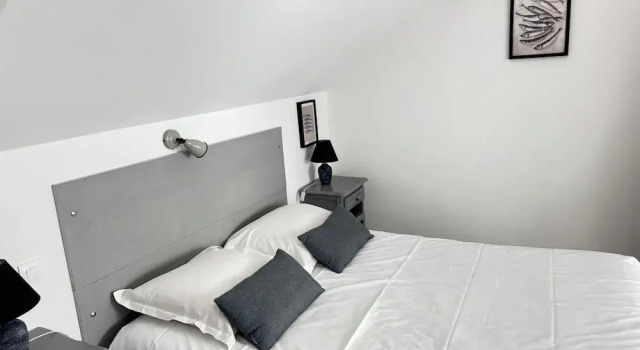Номер Economy Logis Hôtel La Demeure du Perron