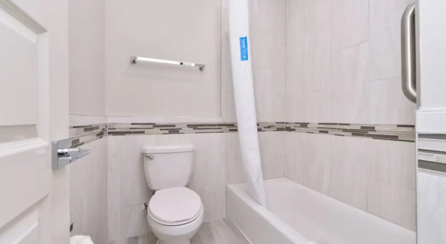 Четырёхместный номер Standard Palace Inn Blue Tomball Parkway