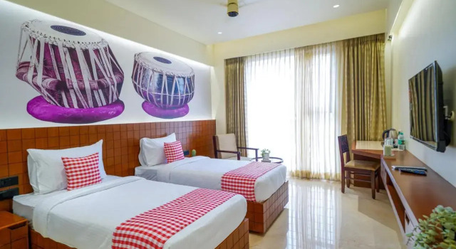 Oriva Tulips Inn and Suites - Nr Majestic, Забронировать Отель Отели штата Карнатаки 3 звезды, 3*