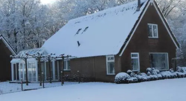 Bed en Breakfast Hoofdstraat 5, Varaa Hotelli Schoonloo Drenthe