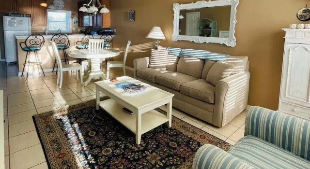 Коттедж 123 Beau Clair - Beachside Townhome With Balcony and Pool in Long Beach