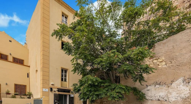 Martini Castello Boutique Rooms - Historic Center & Cathedral, Забронировать Гостевой дом Гостевые дома Кальяри, рядом с Orto Botanico di Cagliari, Гостевой дом