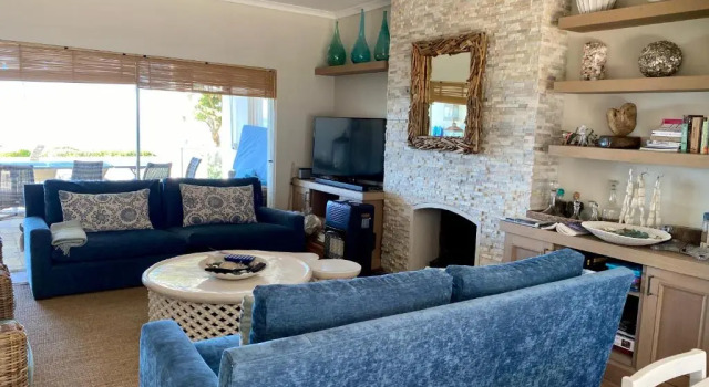99 Beachyhead Drive, Plett