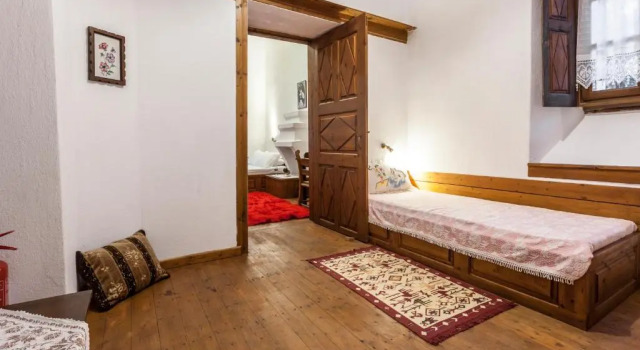 Archontiko Filippidi, Book Hotel Miléai 