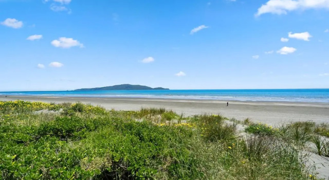 Searenity - Waikanae Beach Holiday Home