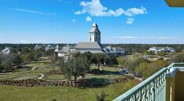 Четырёхместный номер Standard с видом на озеро World Golf Village Renaissance St. Augustine Resort