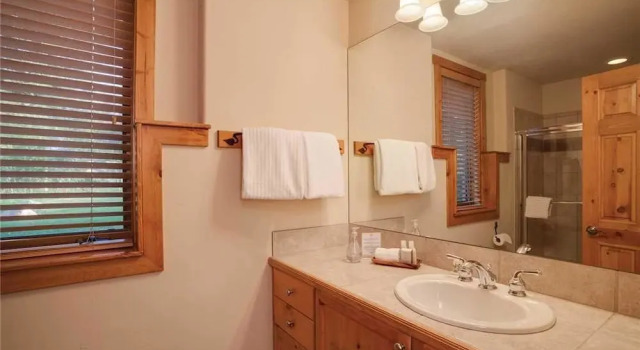Апартаменты 2748 Waterstone Apartment 5