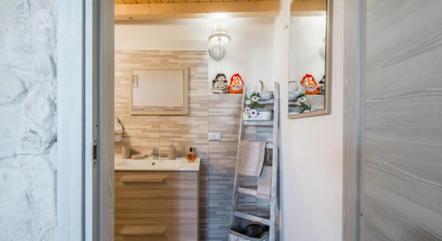 Коттедж c 1 комнатой "The Cottage"with sea view, parking & wifi