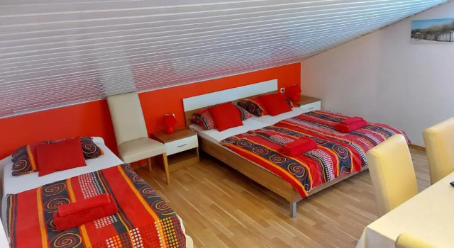 Апартаменты c 1 комнатой с балконом и с видом на море Apartments Kivi