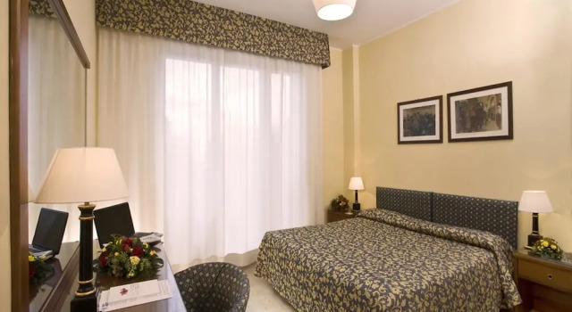 Трёхместный номер Standard с балконом Hotel Savoy