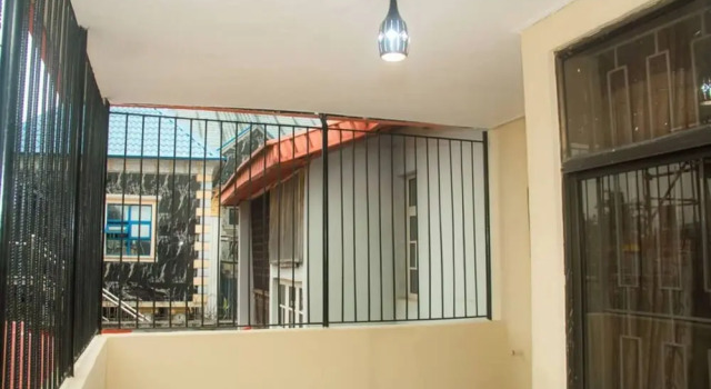 Home Away From Home in Gowon Estate -0904 937 8274, Rezerwuj Hotel Hotele w Lagos z parkingiem, Parking