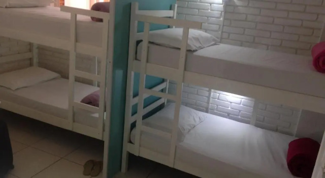 Кровать в общем номере Black Hostel