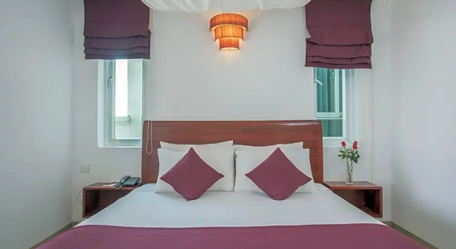 Полулюкс с балконом A Z Hotel Phnom Penh
