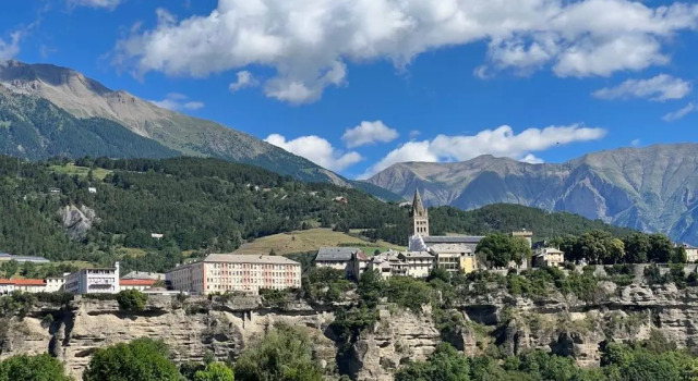 Апартаменты Joli T2 - Vue Sur Lac - 5 Min du Plan D'eau D'embrun