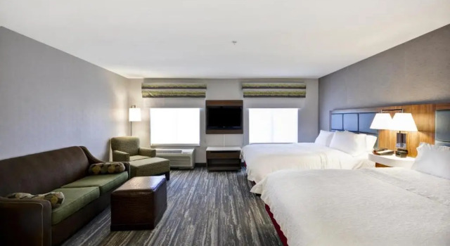 Четырёхместный номер Premium Hampton Inn & Suites Yuma
