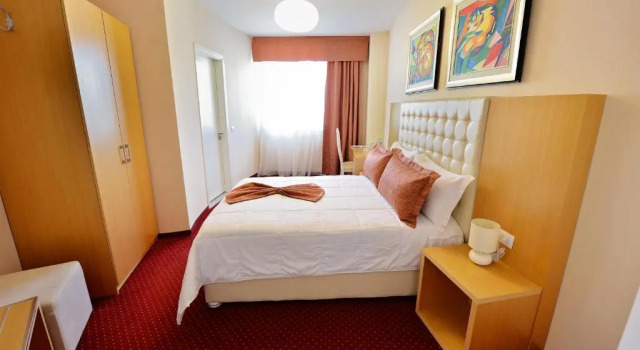 Двухместный номер Standard Jolly Hotel