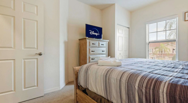 Family Spacious 3BR Townhouse With Pool Access