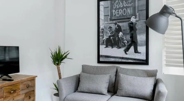 Rustic 2 Bed Maisonette Over 3 Floors In Goodge St