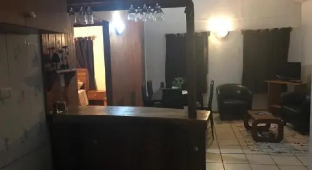 Cabañas Pumakari, Prenota Appartamento Hotel a Valparaíso con parcheggio, Parcheggio