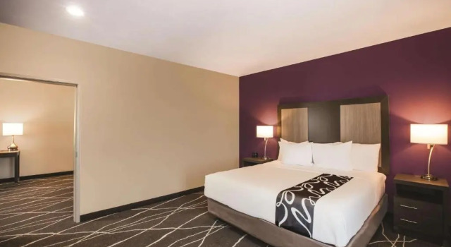 Двухместный семейный люкс La Quinta by Wyndham Dallas Northeast-Arboretum