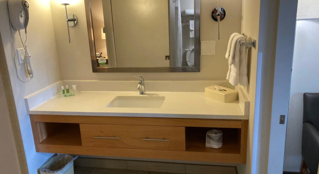 Двухместный номер Deluxe Red Roof Inn PLUS & Suites Tampa - Busch Gardens