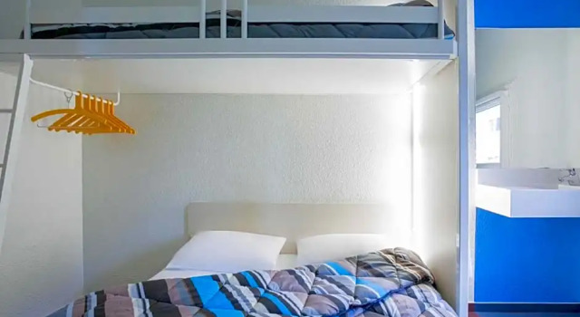 MELINESS Hotel, Book Hotel Hotels in Vernon with Parking, Parking