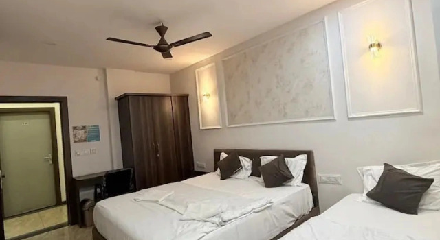 Четырёхместный люкс Hotel Kiwi Inn