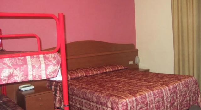 Четырёхместный номер Standard Hotel Innocenti