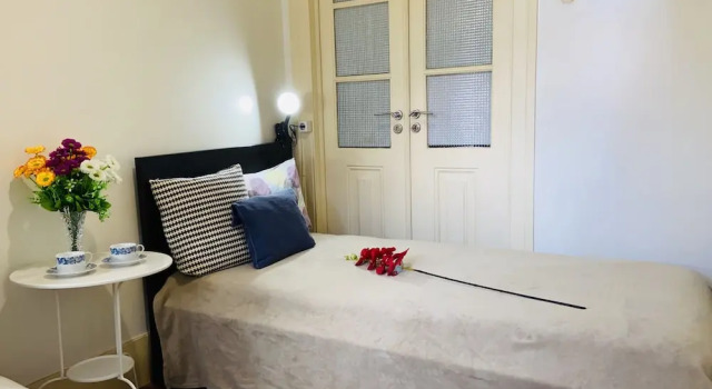 Lisbon Angels Hostel, Забронировать Хостел Хостелы Лиссабона, рядом с Железнодорожный вокзал Санта-Аполония, Хостел