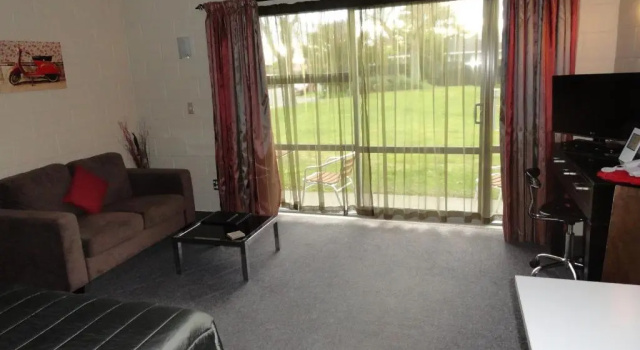 Студия Standard Aarburg Airport Motel