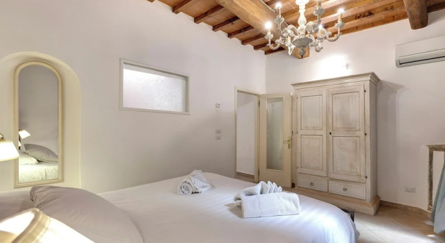 Mamo Florence - Corinne Apartment, Забронировать Апартаменты/квартира Флоренция Тоскана, рядом с Площадь Кафедрального собора