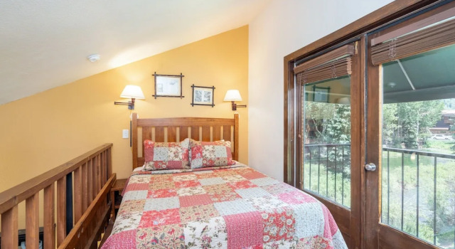 Manitou Lodge 6 Hotel Room by Alpine Lodging Telluride