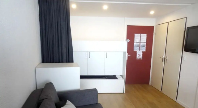 Studio in L'Alpe D'Huez, with Wonderful Mountain View And Furnished Terrace
