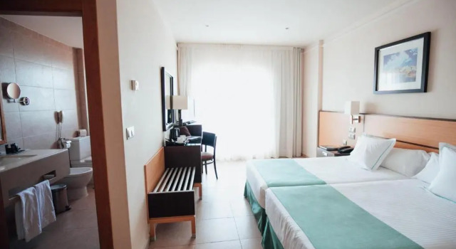Трёхместный номер Standard Poseidon La Manga Hotel & Spa