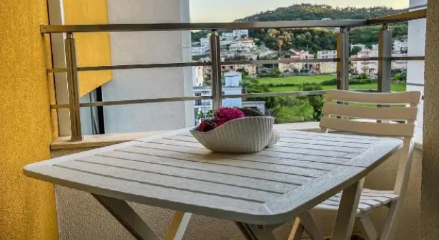 Apartmani E1 & E2