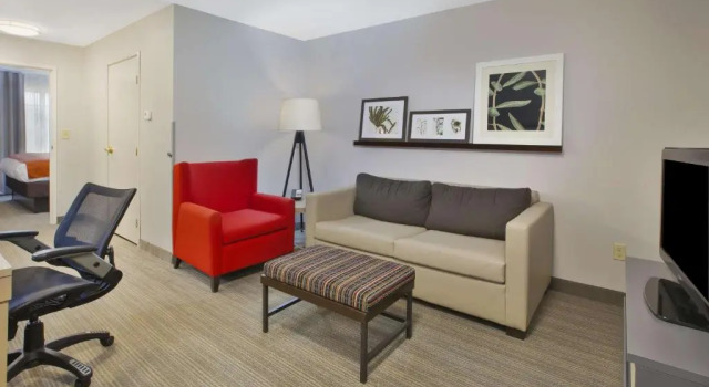 Двухместный люкс c 1 комнатой Country Inn & Suites by Radisson, Big Rapids, MI