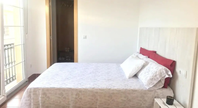 Apartment with 2 Bedrooms in San Jorge, with Wonderful Lake View, Pool Access, Enclosed Garden - 15 Km From the Beach, Book Lejlighed San Jorge Catalonien