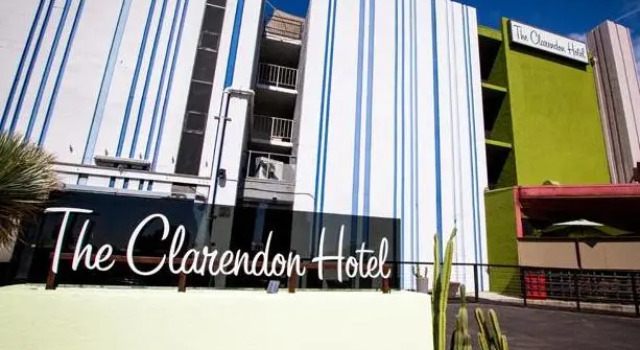 Кровать в общем номере The Clarendon Hotel & Spa, BW Signature Collection