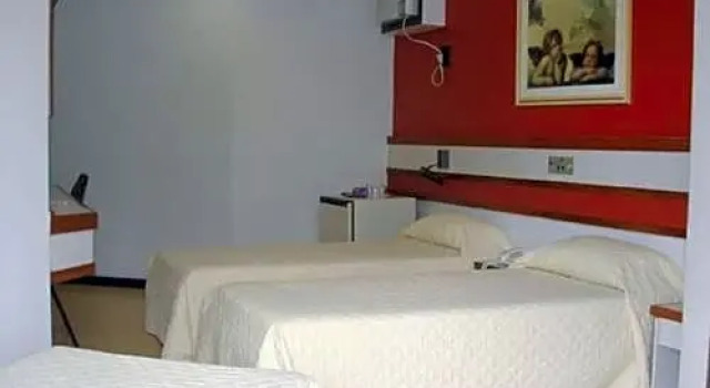 Трёхместный номер Standard с балконом Hotel Ducasse