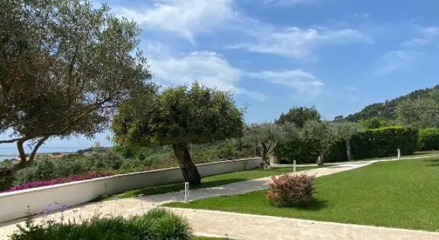 Четырёхместный номер Superior Hotel Grotta di Tiberio