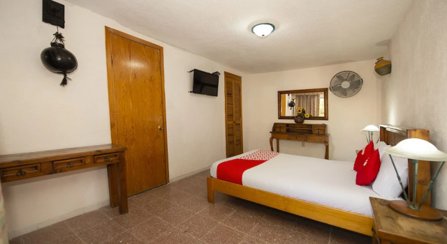 Двухместный номер Standard Hotel El Meson De La Luna