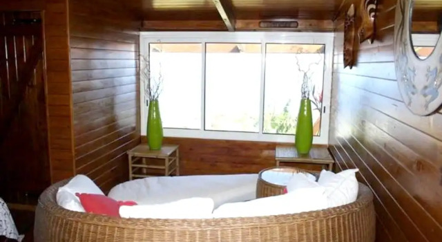 Bungalow with One Bedroom in Petite Ile, with Wonderful Sea View, Furnished Garden And Wifi - 9 Km From the Beach, Reservar Hotel Petite-Ile Saint-Pierre