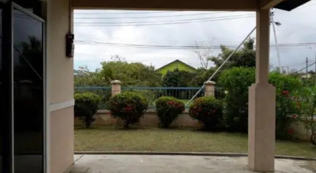 Taman Airport Guesthouse, Rezervovat Hotel Hotely v Sandakan s parkováním, Parkování