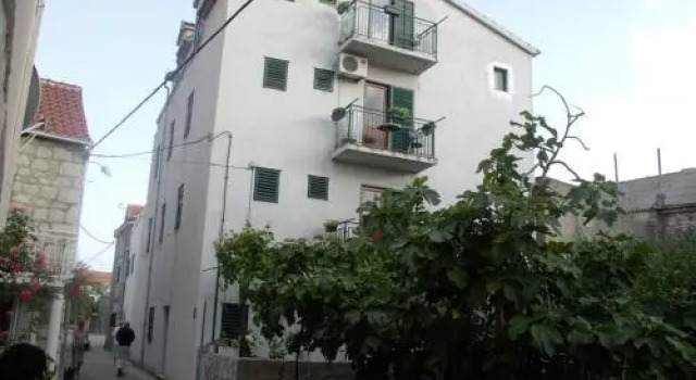 Apartments Mate Slavic, Prenota Appartamento Sućuraj 