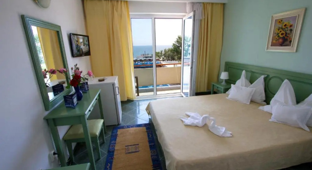 Habitación doble Estándar con balcón y con vista al mar Hotel Central