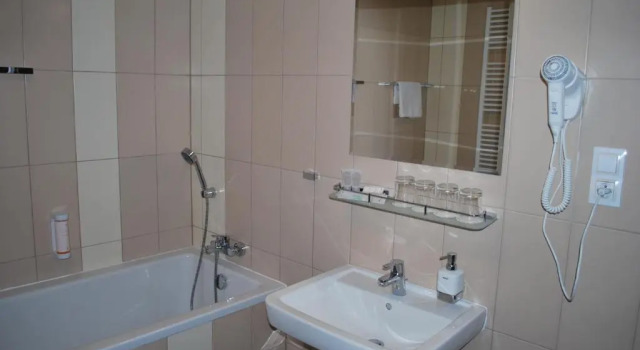 Четырёхместный номер Standard Hotel Arena